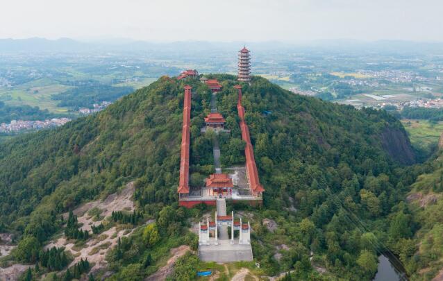 大冶雷山风景区航拍全景图